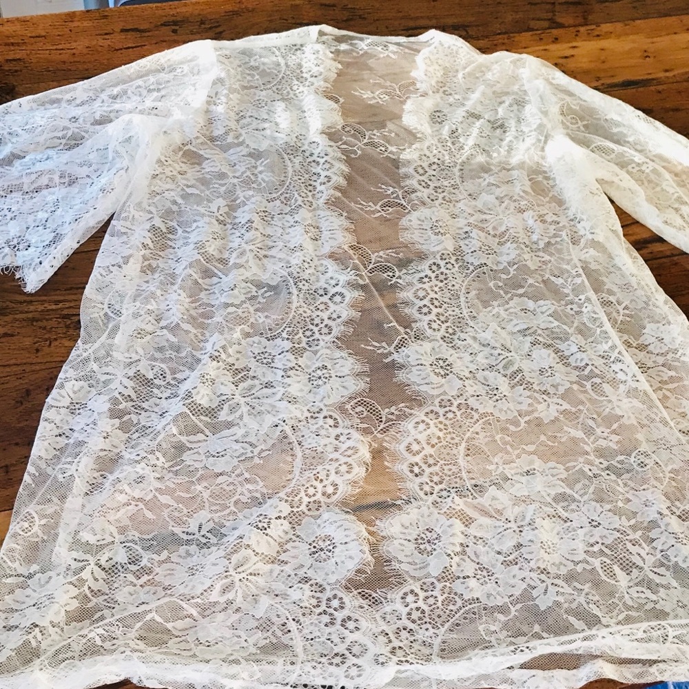 White lace robe.